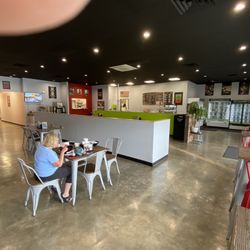 Clean Eatz - Goldsboro - Simple interior
