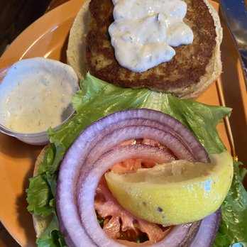 Howard's Pub & Raw Bar Restaurant - Burger - Seafood Near Me - Ocracoke, North Carolina Howard's Pub & Raw Bar Restaurant - Burger - Seafood Near Me - Ocracoke, North Carolina