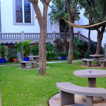 KOS Tours - Sacred Hearts Courtyard - Tours Near Me - Honolulu, Hawaii
