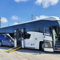 Corporate Coach Charter & Tours - 45 PASSENGER ADA BUS
(OUTSIDE)