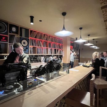 Macanda - Separate Bar with DJ - Beer, Wine & Spirits Near Me - Wayzata, Minnesota