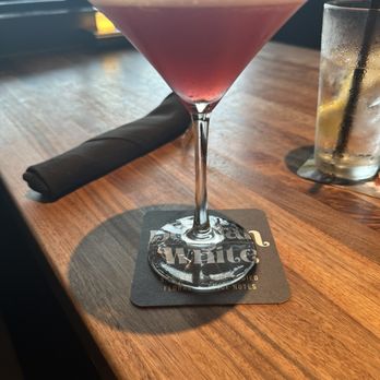 Yard House - Dragon Fruit Cosmo - New American Near Me - Orlando, Florida