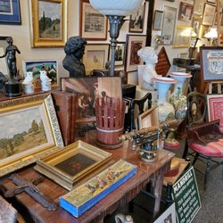 Dennis Holzman Antiques