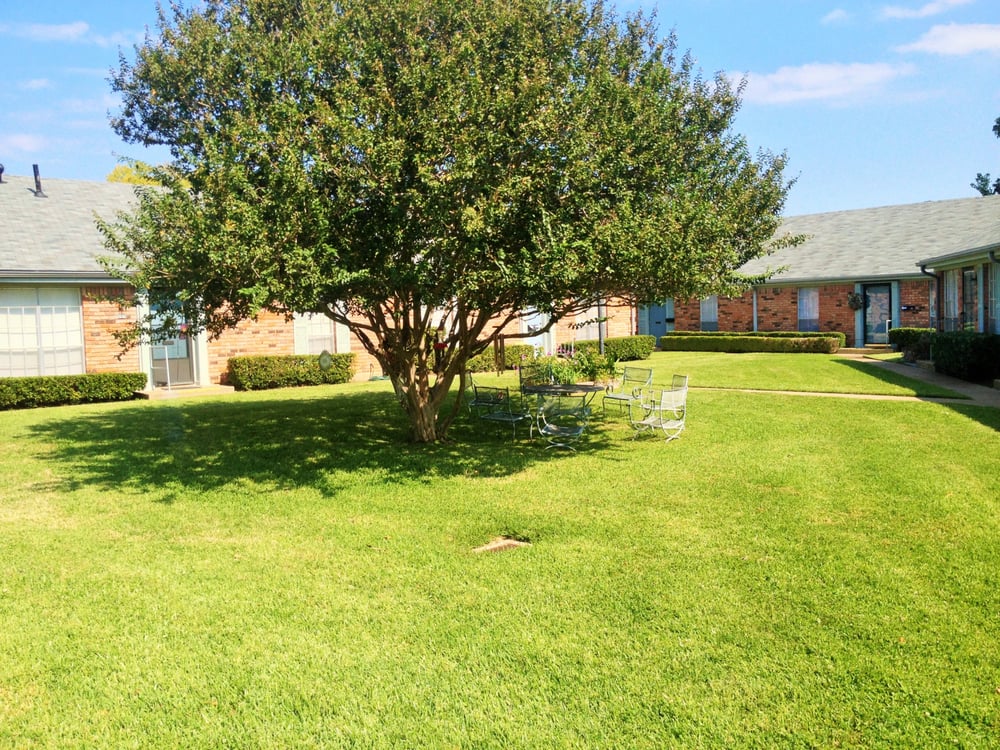 TOWNE OAKSKPE MANAGMENT Updated October 2024 4001 Old Bullard Rd