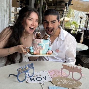 Half Baked Co - Gender Reveal Cake - Bakeries Near Me - Burbank, California Half Baked Co - Gender Reveal Cake - Bakeries Near Me - Burbank, California