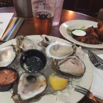 Hickory Tavern - American Near Me - Charlotte, North Carolina