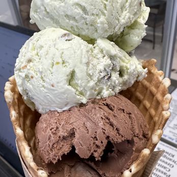 Hot Shots - Homemade Ice Cream! - Ice Cream & Frozen Yogurt Near Me - Belle Fourche, South Dakota Hot Shots - Homemade Ice Cream! - Ice Cream & Frozen Yogurt Near Me - Belle Fourche, South Dakota