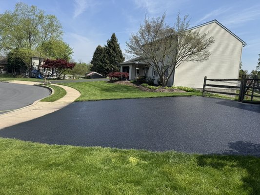 Asphalt Driveway Paving - Here at Brooklyn Paving we believe in customer satisfaction. We believe that where there's a will there's a way we believe in upfront pricing no gimmicks no bs treat everyone as you want to be treated so we treat everyone like family because when the job is done thats exactly what you will be so welcome to Brooklyn Paving and a new way of doing business. Asphalt Driveway Paving - Here at Brooklyn Paving we believe in customer satisfaction. We believe that where there's a will there's a way we believe in upfront pricing no gimmicks no bs treat everyone as you want to be treated so we treat everyone like family because when the job is done thats exactly what you will be so welcome to Brooklyn Paving and a new way of doing business.