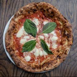 Margarita pizza