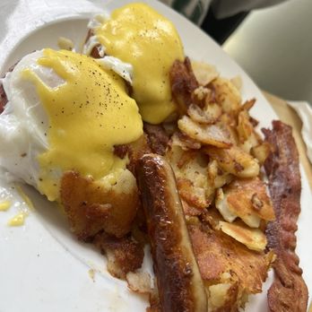 Country Kitchen - Eggs Bacon Sausage Benedict with home fries - Breakfast & Brunch Near Me - Long Beach, California Country Kitchen - Eggs Bacon Sausage Benedict with home fries - Breakfast & Brunch Near Me - Long Beach, California