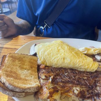 13 Coins SeaTac - Farmers omelette we ordered it to include cheese. It wasn't made as requested unfortunately. - Bars Near Me - Seatac, Washington 13 Coins SeaTac - Farmers omelette we ordered it to include cheese. It wasn't made as requested unfortunately. - Bars Near Me - Seatac, Washington