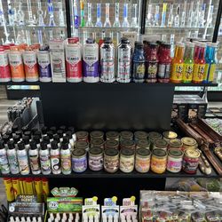 Moshi’s smoke and vape