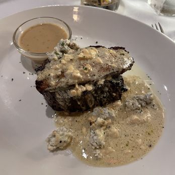 Sullivan's Steakhouse - 8oz filet with bacon and blue cheese. Amazing flavor. - Steakhouses Near Me - Wilmington, Delaware Sullivan's Steakhouse - 8oz filet with bacon and blue cheese. Amazing flavor. - Steakhouses Near Me - Wilmington, Delaware