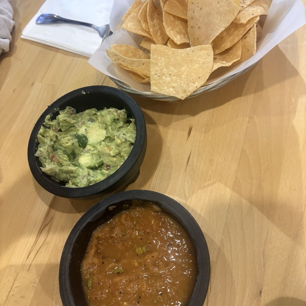 Fresh Chips, Guac, and Salsa Fresh Chips, Guac, and Salsa