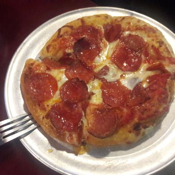Paulie's Pizza Pub - Individual pizza is the perfect size. - Pubs Near Me - Upland, California