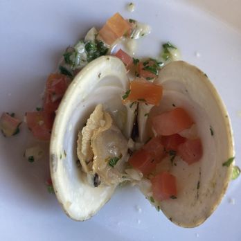 Hank's Seafood Restaurant - Clams, appetizer, locally sourced - Seafood Near Me - Charleston, South Carolina Hank's Seafood Restaurant - Clams, appetizer, locally sourced - Seafood Near Me - Charleston, South Carolina