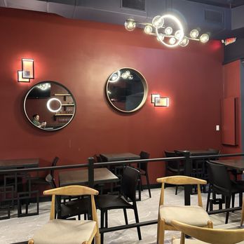 Keuka Wine Bar & Kitchen - Dining room - Wine Bars Near Me - New York, New York Keuka Wine Bar & Kitchen - Dining room - Wine Bars Near Me - New York, New York