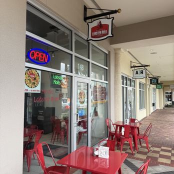 Magic Lobster Roll Co - Naples, Vanderbilt Shoppes - Exterior - Sandwiches Near Me - Naples, Florida Magic Lobster Roll Co - Naples, Vanderbilt Shoppes - Exterior - Sandwiches Near Me - Naples, Florida