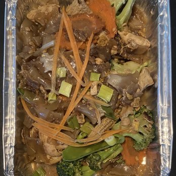 Rice & Noodle Thai Restaurant - Pad See Ew: Nicely seasoned - Thai Near Me - Belfast, Maine Rice & Noodle Thai Restaurant - Pad See Ew: Nicely seasoned - Thai Near Me - Belfast, Maine