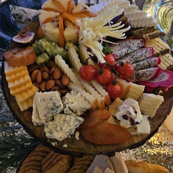 Robert's Catering Service - Caterers Near Me - Burbank, California