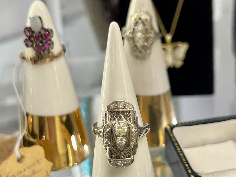 Lysbeth Antiques & Estate Jewelry