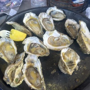 Lynn's Quality Oysters - Seafood Markets Near Me - Eastpoint, Florida