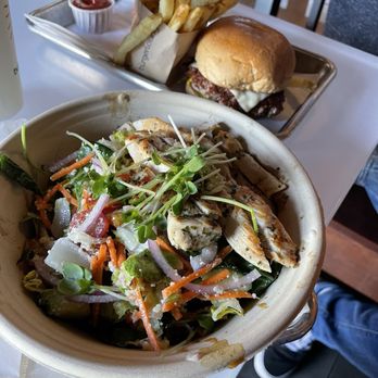 Burger Lounge - Daily Greens Salad and The "Classic" burger - Burgers Near Me - Los Angeles, California Burger Lounge - Daily Greens Salad and The "Classic" burger - Burgers Near Me - Los Angeles, California