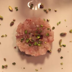 Plancha - Tartare di ombrina al pistacchio e pomodori secchi