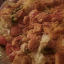 Hiram Wings And More - salad