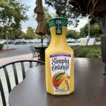 Oak Tree Plaza - Shopping Centers Near Me - Davis, California