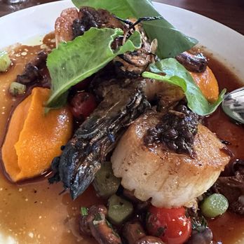 Camelia - Shrimp and scallops (4/5) - French Near Me - Los Angeles, California Camelia - Shrimp and scallops (4/5) - French Near Me - Los Angeles, California