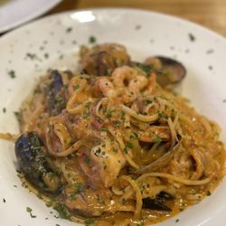 Betty Lou's Seafood and Grill - Linguine with Seafood