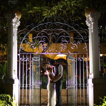 Honolulu Wedding Group - Such a good idea to capture us in front of this gorgeous vintage gateway. - Wedding Planning Near Me