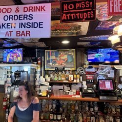 Iggy & Squiggy's Junction Bar