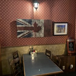 The Old English Pub - Decor