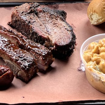 la Barbecue - Brisket + Pork Ribs + Mac n Cheese + Sausage - Barbeque Near Me - Austin, Texas la Barbecue - Brisket + Pork Ribs + Mac n Cheese + Sausage - Barbeque Near Me - Austin, Texas