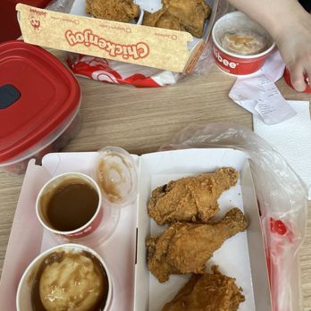 Jollibee - Fast Food Near Me - Chicago, Illinois