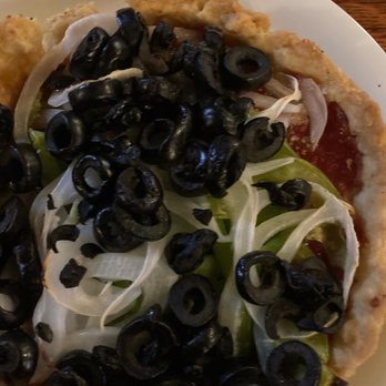 Pizzeria Uno - Veggie deep dish, substitute black olives for mushrooms - Pizza Near Me - Chicago, Illinois