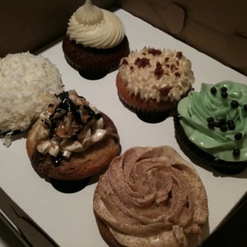Little Cakes Kitchen - Custom Cakes Near Me - Vista, California