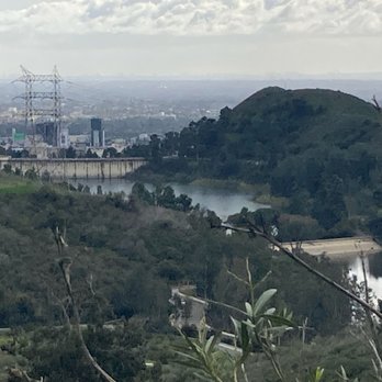 Cahuenga Peak - Lake Hollywood reservoir - Hiking Near Me - Los Angeles, California