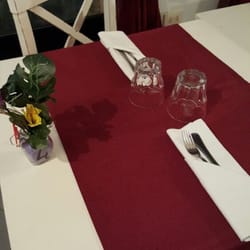 Rugantino - Particolare dei tavoli, Rugantino empoli