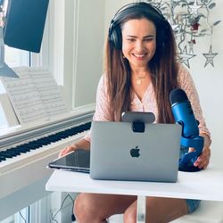 Aglaya Piano