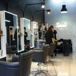 Soul Hair N Beauty - Inside