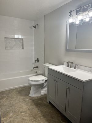 Recommended Remodeling Logo