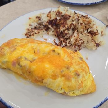 Park Place Cafe - Omelette with hash browns - Breakfast & Brunch Near Me - Milwaukee, Wisconsin