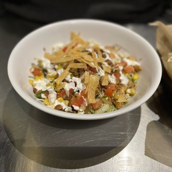Verde - Southwest chicken bowl - Mexican Near Me - Atlanta, Georgia