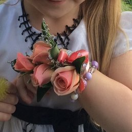 the corsage they made for my daughter. Beautiful. She loved it. the corsage they made for my daughter. Beautiful. She loved it.