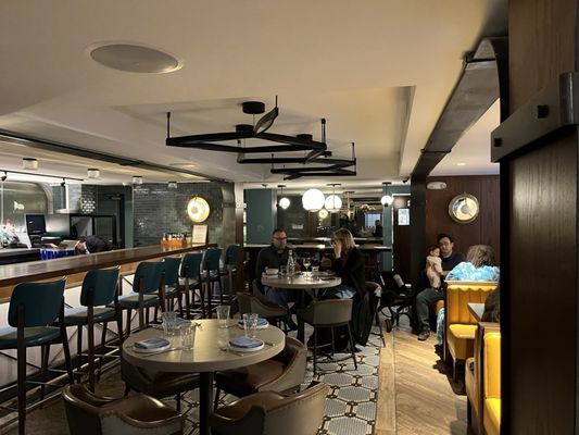 Dovetail Bar & Restaurant by null