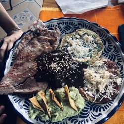 El Tiaxca - My son's dish: steak, chalupas and guac