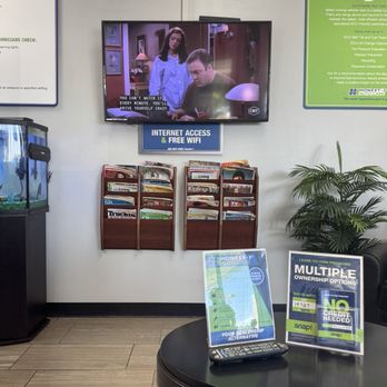 Honest-1 Auto Care - tv, magazines , and a fish tank ! - Auto Repair Near Me - Tampa, Florida Honest-1 Auto Care - tv, magazines , and a fish tank ! - Auto Repair Near Me - Tampa, Florida